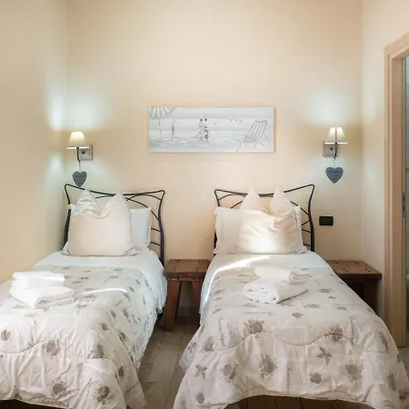 Lunamar בית הארחה לה ספציה