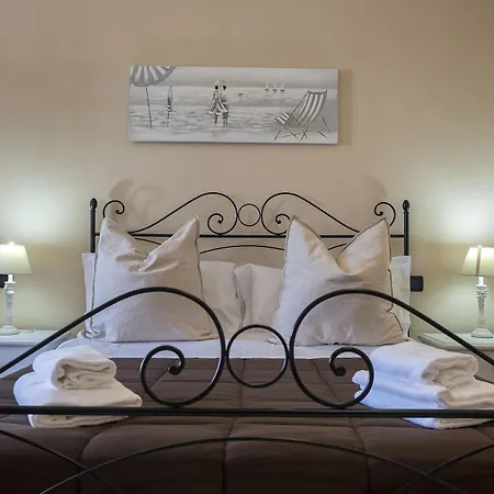 Lunamar Guest house 2*