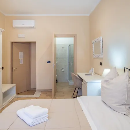 Guest house Lunamar 2*