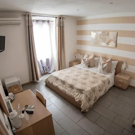 Lunamar בית הארחה לה ספציה