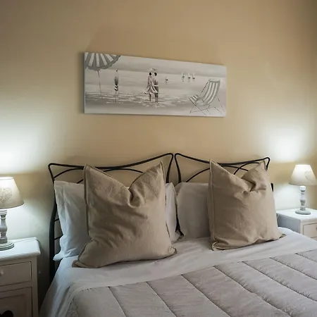 Lunamar בית הארחה