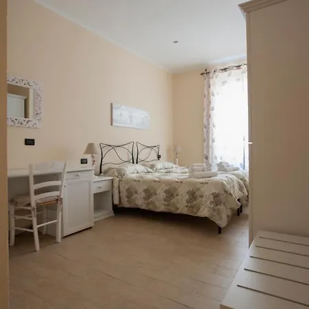 Guest house Lunamar 2*