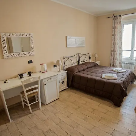 Guest house Lunamar 2*
