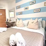 Гостьовий будинок Lunamar 4*