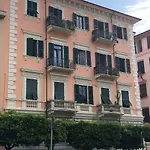Guest house Lunamar 4*