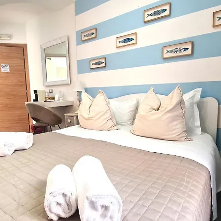 Гостьовий будинок Lunamar 4*