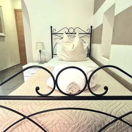 Lunamar Guest house 4*