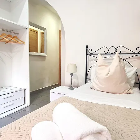 Гостьовий будинок Lunamar 4*