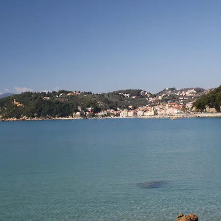 Гостьовий будинок Lunamar Ла-Спеція